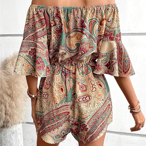 NWT Bohemian Paisley Off-Shoulder Romper - Picture 2 of 3